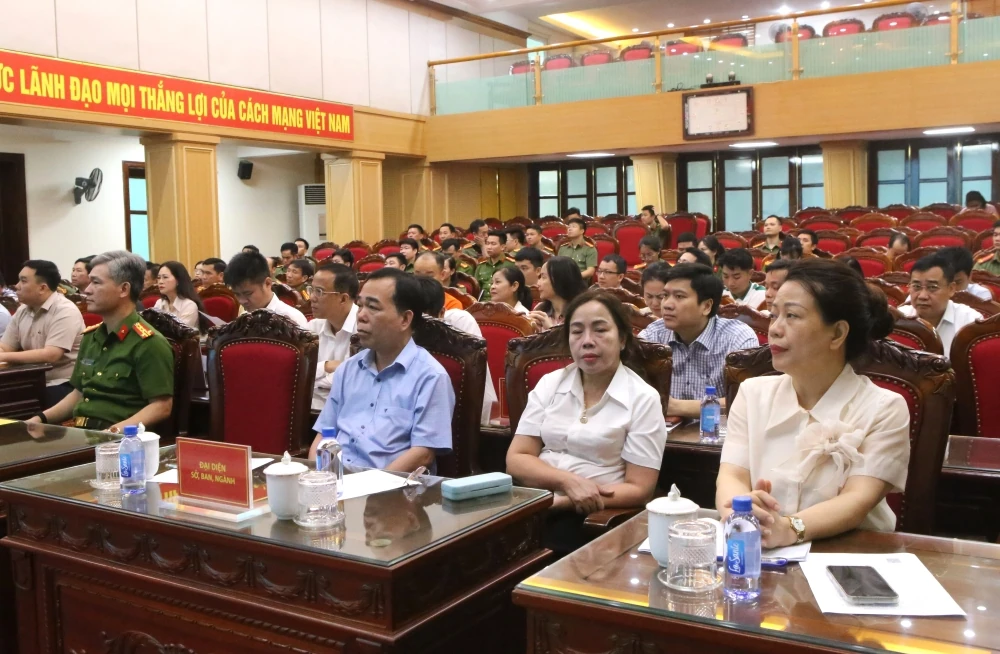 Phát động chương trình “Bảo vệ và Hỗ trợ trẻ em phát triển trên môi trường mạng giai đoạn 2026 - 2030”