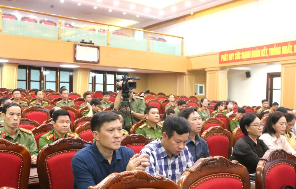 Phát động chương trình “Bảo vệ và Hỗ trợ trẻ em phát triển trên môi trường mạng giai đoạn 2026 - 2030”