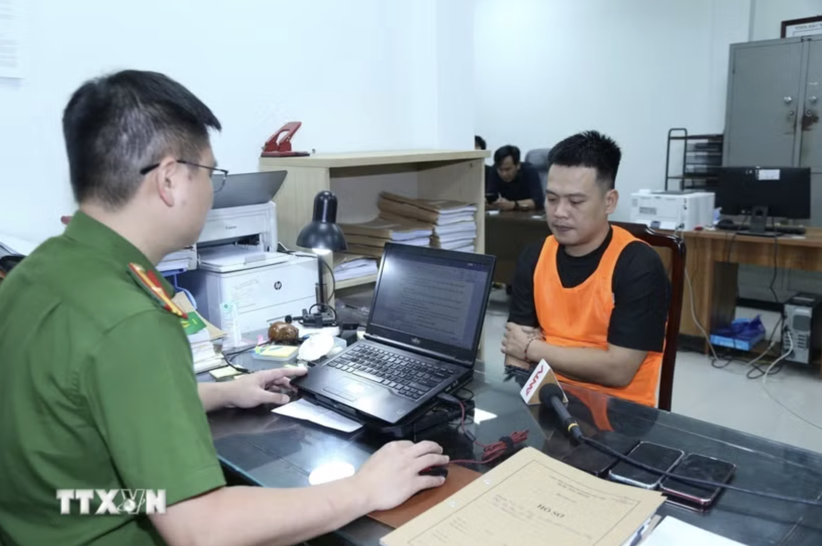 Triệt phá đường dây vận hành Bún Chả TV phát sóng bóng đá lậu