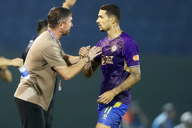 Hà Nội FC có thể mất vị trí thứ 3; Arsenal đối mặt “lời nguyền” chung kết và bất lợi trước PSG