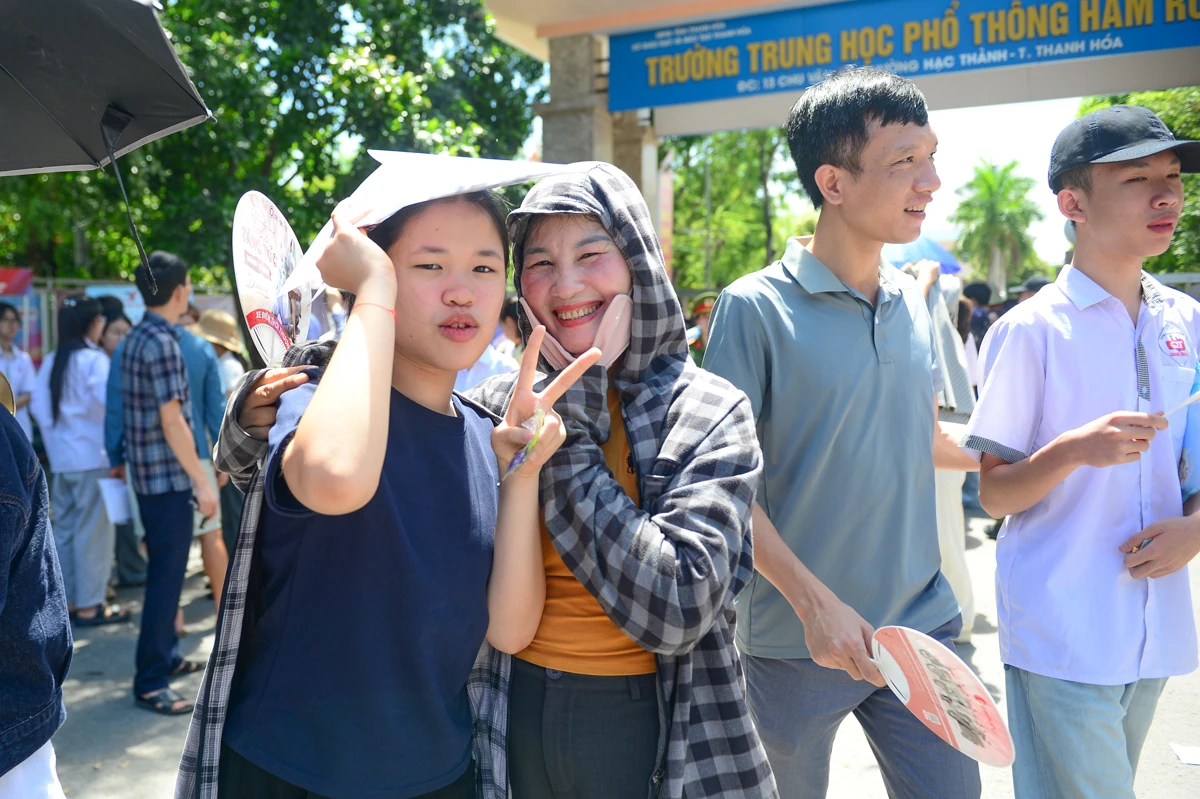 Thí sinh thi vào lớp 10 hoàn thành môn đầu tiên: Đề Văn vừa sức, giàu tính thực tiễn