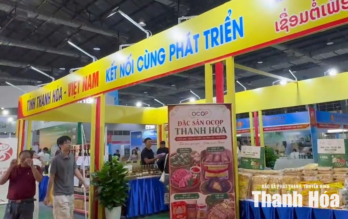 Gian hàng Thanh Hóa tham gia Hội chợ Thương mại Việt - Lào 2026 thu hút sự quan tâm&nbsp;