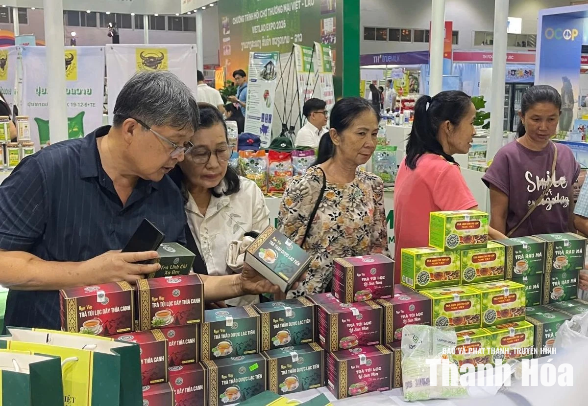 Gian hàng Thanh Hóa tham gia Hội chợ Thương mại Việt - Lào 2026 thu hút sự quan tâm&nbsp;