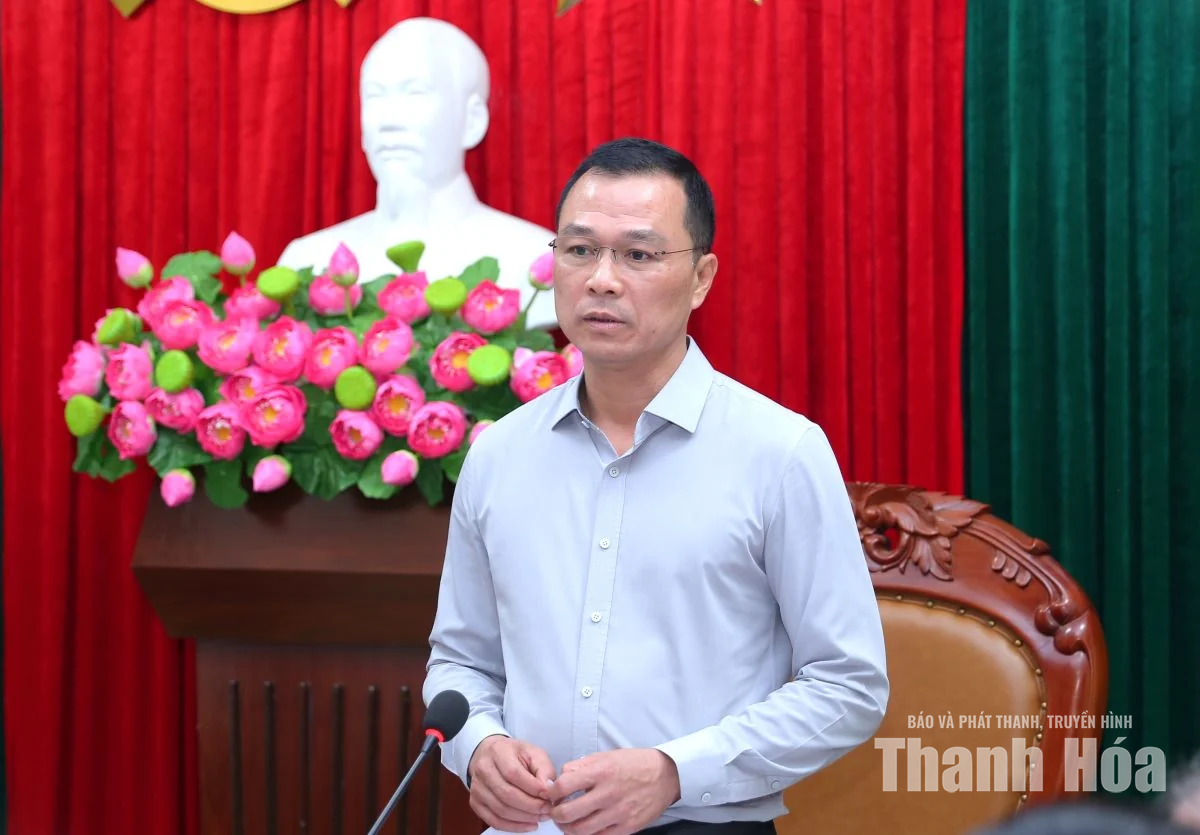 Chủ tịch UBND tỉnh Tô Anh Dũng làm việc với Ban Quản lý dự án đầu tư công trình giao thông Thanh Hóa