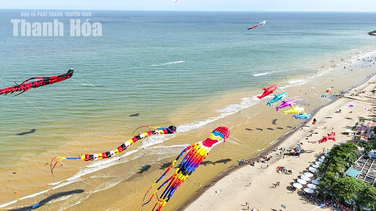 Lần đầu tiên Festival diều được tổ chức tại phố biển Sầm Sơn