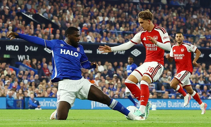 Đoàn Văn Hậu nhận án kỷ luật nặng; Liverpool và Arsenal tiến vào vòng 4 Cup Liên đoàn Anh