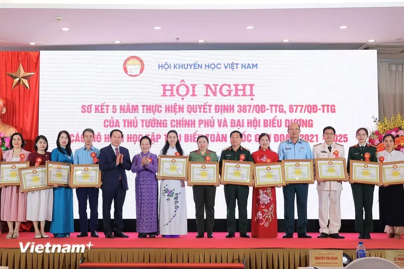 Biểu dương 378 cá nhân thực hiện mô hình học tập tiêu biểu, xuất sắc