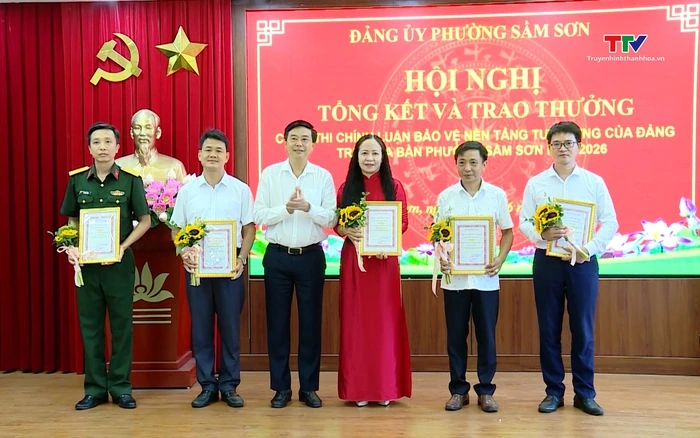 Phường Sầm Sơn trao giải Cuộc thi chính luận bảo vệ nền tảng tư tưởng của Đảng